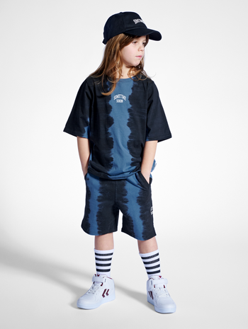 stsRIVER SHORTS, TRUE BLUE/BLACK, model